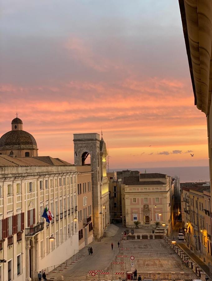 Castello Attic Sunset Terrace Leilighet Cagliari Eksteriør bilde